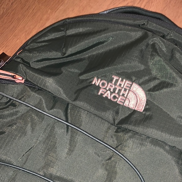 NWT The North Face Borealis Backpack, Thyme Green / Rose Gold - Picture 3 of 14